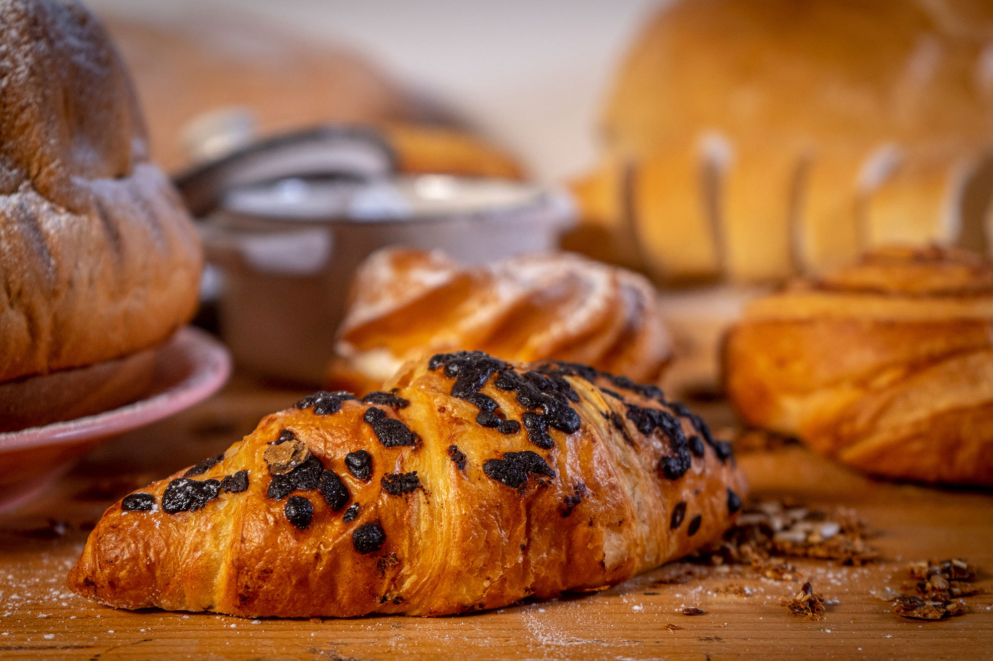 Makový croissant a čerstvé pečivo priamo z pece